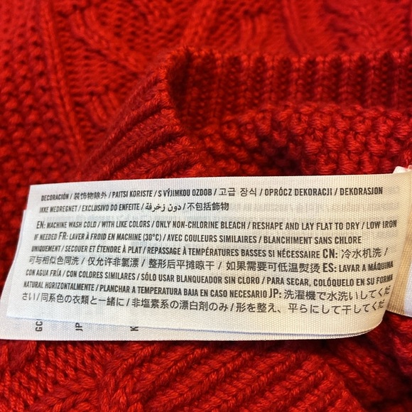 NWT‎ Abercrombie & Fitch Cable Knit Sweater Camisole and Shrug Set LARGE Red NEW - Picture 13 of 13